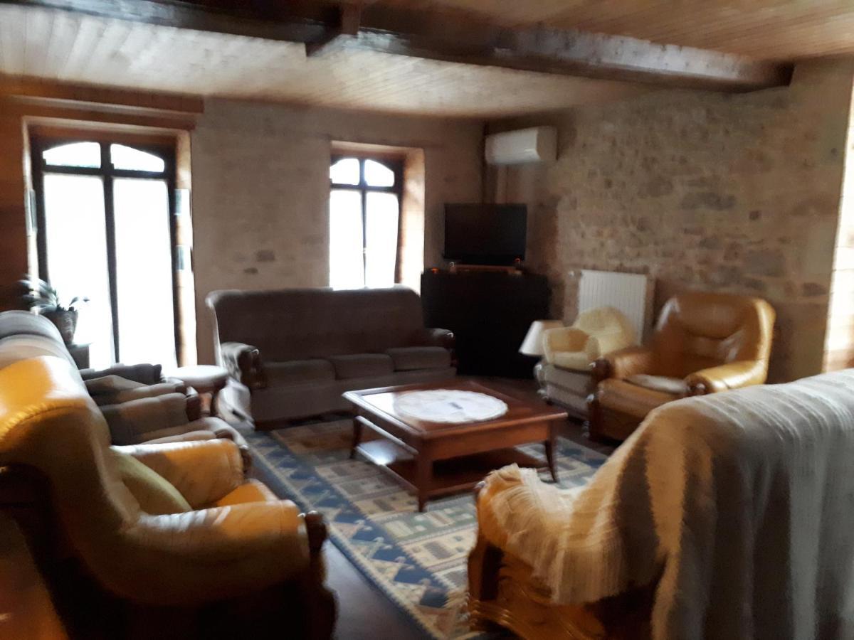 Grand gîte à la campagne Misse Extérieur photo